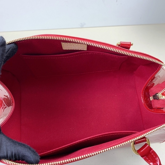 Beautiful Louis Vuitton Sherwood Vernis Monogram Shoulder Bag! - Picture 9 of 12